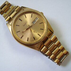 VINATGE SEIKO SQ ,NEW BATTERY ,RUN GREAT